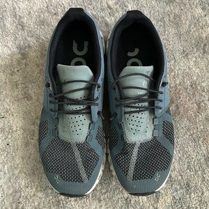 Women’s Cloud 5, size 7